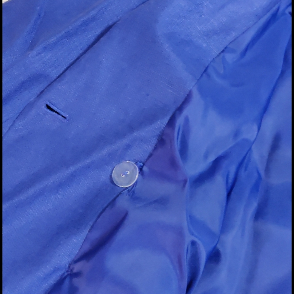 A Ladies Jacket - Picture 6 of 12